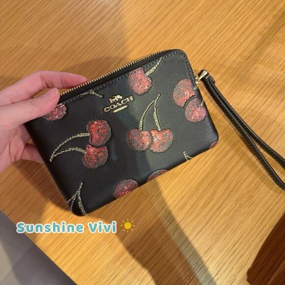 NWT Coach Corner Zip Wristlet With Cherry Print CDF05 Silver Black MULTI - Picture 6 of 8